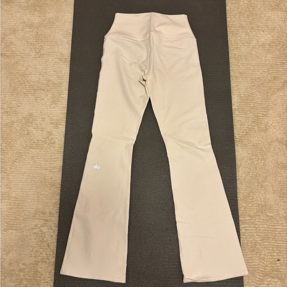 Alo Ivory Airbrush High-Waist 7/8 Bootcut Legging size small - Picture 3 of 8